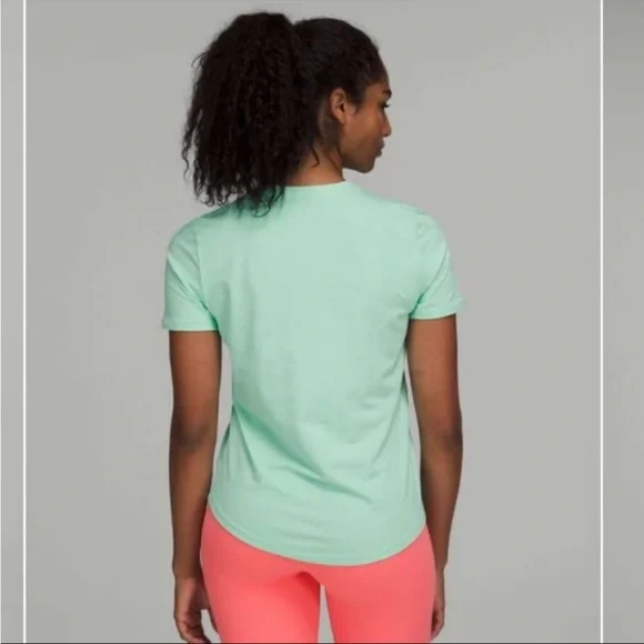 Beautiful Lululemon 3-piece Bundle. Size 6 - Picture 9 of 11